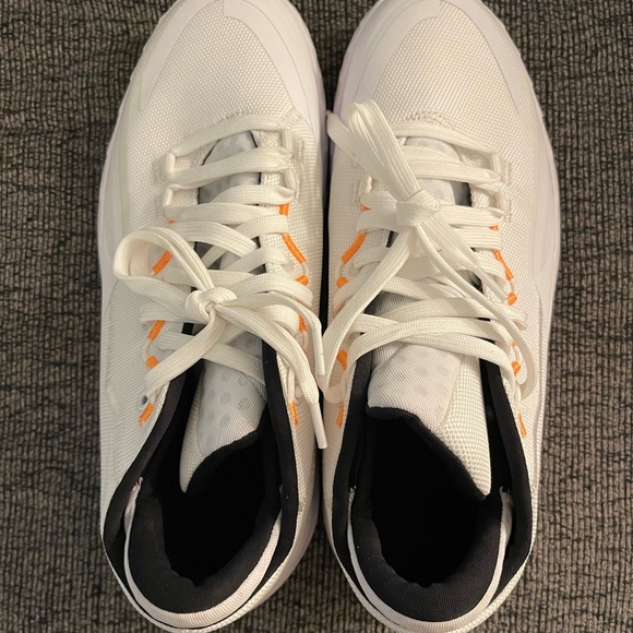 Snickers - Picture 2 of 8